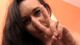 Hej, poglej Sinn Sage dominira s vročim JOI draženjem, kaže pičko samo zate! 😈