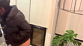 Uau! Ladra experta fode duro na minha cama!