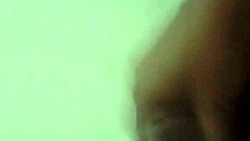 I masturabte live on cam