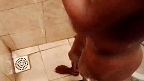 stepdaughta bathing i jerked off