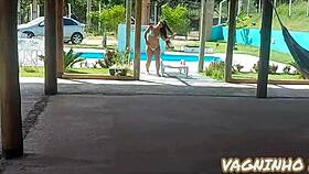 Mulher Resolves To Give Blowjob And Pussy Fuck Outdoors With Cumshot
