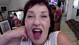 Novia sexy Dawnskye1962 charla sobre ropa interior con su novio imaginario