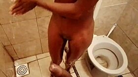 stepdaughta bathing i jerked off