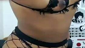 Morenita's webcam explodes with passion!