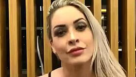 Iara loira shows off her pussy