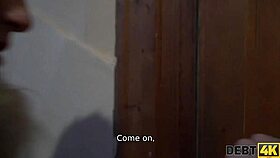 Debt4k lady cool car deal के लिए pussy trade करती है! 😜