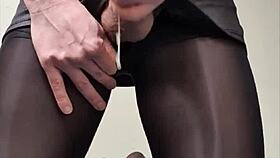 Wow, regarde cette compilation de sperme de grosse bite en collants