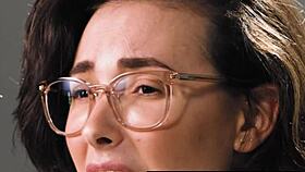 Casey Calvert shows how women orgasm! 😍