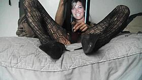 Watch this PANTYHOSE MASTURBATION madness now!