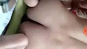 Kecantikan Indonesia meneroka keinginan liar dalam pertemuan Asia panas