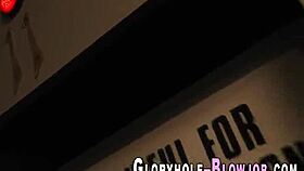 Orospu gloryhole'da büyük siyah siki hevesle yalıyor