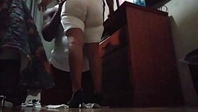 Big butt hooker spreads wide for clients