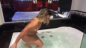 Latina MILF screams during anal?