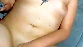 maría touches herself madly in this amateur video