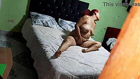veo a mi madrastra masturbarse bien rico, tocando su latina pussy y boobs en hardcore amateurs.