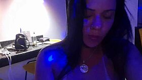 Thiara Fox shows her olive-sized clit.