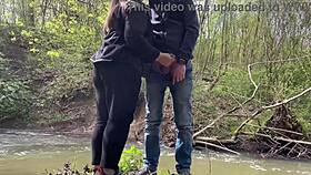 Szexi kövér idegen gyönyörű seggel a tóparton kiveri nekem, annyira be vagyok indulva az ívelt testétől