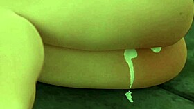 Velma из Scooby Doo в диком мультяшном действии