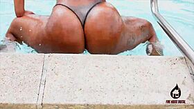 Chatting about Firehousexxx BTS twerk shoot with Ms Becky! 😍