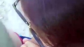 見て、この不倫妻が屋外でワイルドフェラチオする？