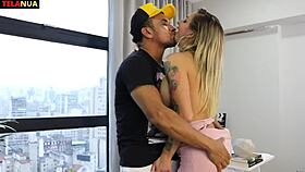 loira seduzindo o office boy no escritorio 😏