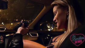 Cherry Kiss Une Blonde Coquine Aux Courbes Enivrantes