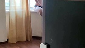 brunette milf masturbates her wet pussy