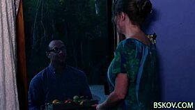 Pornstar ass fingered! 😏