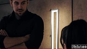 Ela Dedilhando A Buceta Enquanto Eu Empurro Esse Dildo Gigante Pra Dentro