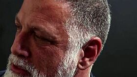 Yo, ayah tiri tangkap aku tengok porn gay, apa sekarang