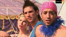 Chapter 12 of Circo Rojo features Latina actresses in Playboy series