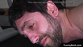 Tranny dom anaali naida urosta salilla