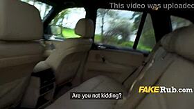 Holy Cow! Seberapa Jauh Hitchhiker Ini Flash untuk Naik Gratis?