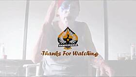 Эта секси бабушка получает свою шумную пизду долбленной раком в быстром, сыром монтаже