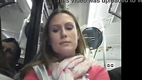 เฮ้ย เธอกำลังทำในที่สาธารณะ... ดูเหมือนเธอชอบนะ! 😜