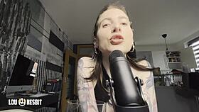 lou nesbit lia louise gives cei joi