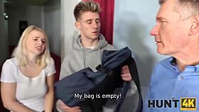 Тя е толкова ботанка, получава еякулация на очилата си 😍