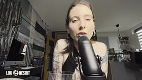 lou nesbit lia louise gives cei joi