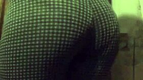 Rusa hermosa looks stunning with her gorgeous curves. Just wait until you see her amazing style up close!