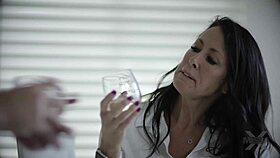 וואו! ריגן פוקס ומאדי מידוז בדוגיסטייל פרוע בטבע!