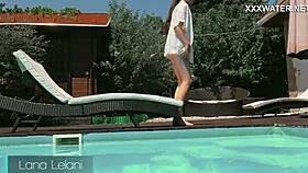 Lana Lelani bathing outdoors in public 😊