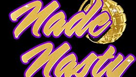 Hailey Rose Tüm Horny, İki Büyük Sik İçin Hazır.