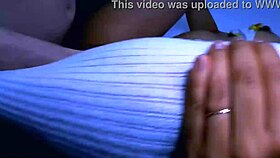 Él Había Invitado A La Madrastra De Su Amiga A Cenar Y No Podía Evitar Mirarle Las Tetas Cada Vez Que Se Inclinaba Para Servirse Más Vino