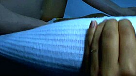 Él Había Invitado A La Madrastra De Su Amiga A Cenar Y No Podía Evitar Mirarle Las Tetas Cada Vez Que Se Inclinaba Para Servirse Más Vino