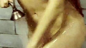 Ik Heb Net Mijn Kut Geschoren na een Hete Zwembadsessie