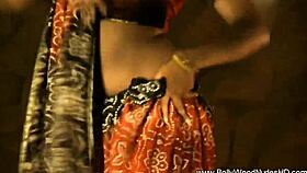 dancing beauty from bollywood india