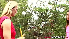 I can’t believe how I fingerfucked my stepmom milf with such desire