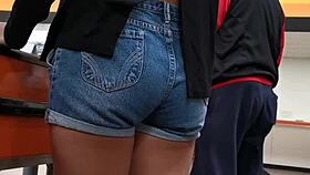 culo en el super... voyeur style, you know?