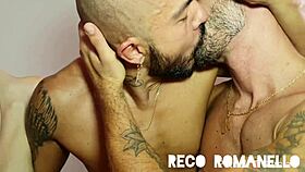 Bella ebony abbronzata apre la sua fighetta 18+ stretta