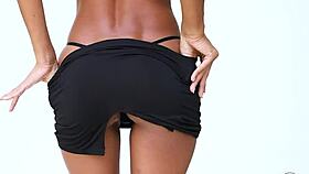 Big Asian ass chick and her pussy gets stretched